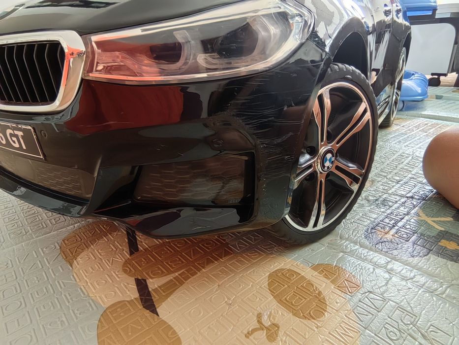 Акумулаторна кола BMW 6 GT,12V с меки гуми с кожена седалка