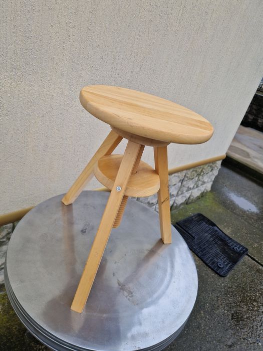 Антикварно немско дървено регулируемо работно столче