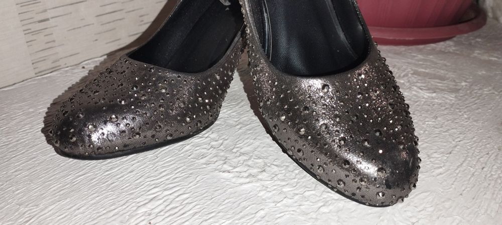 Продам туфли,бассоножки,батильоны