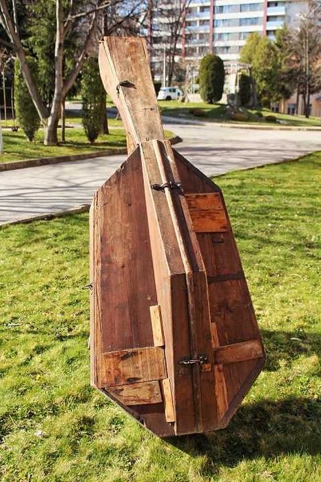 Дървен калъф за контрабас