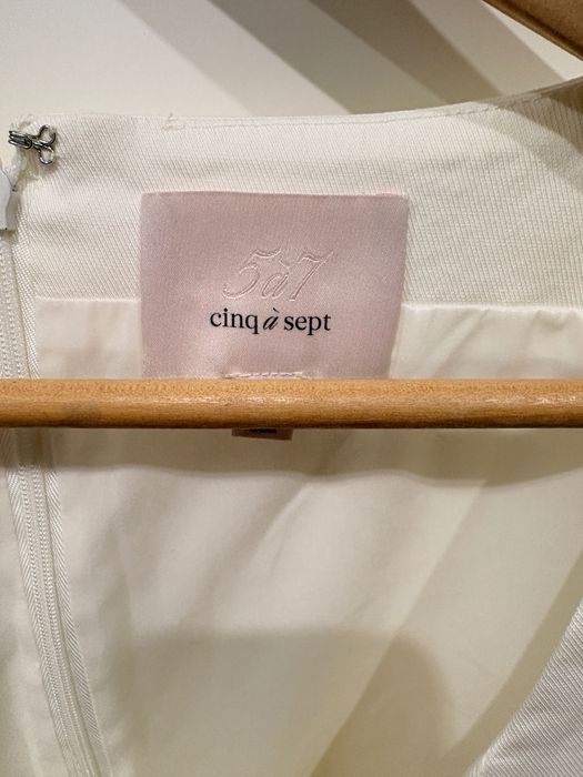 Платье белое. Состояние идеальное.