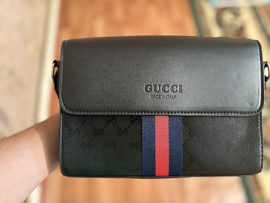 Продам барсетку.