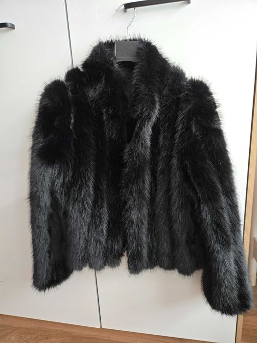 Палто зимно черно с много красив косъм