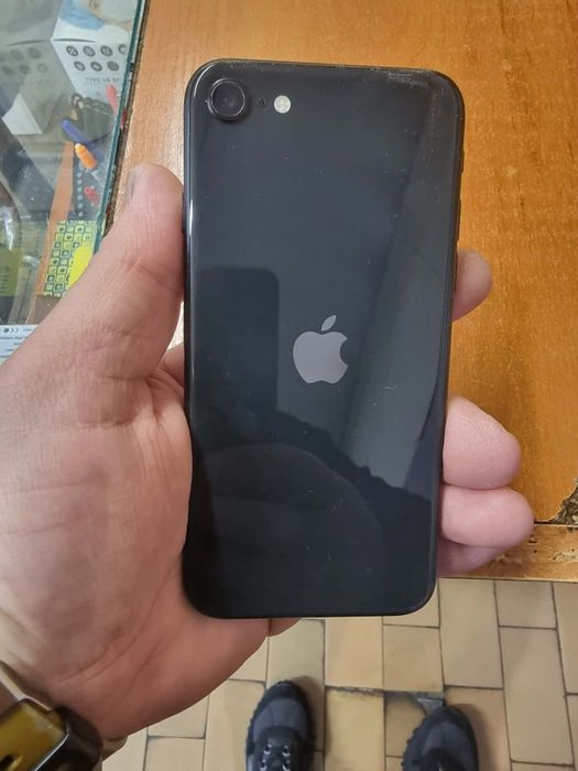 iPhone SE 64GB Black