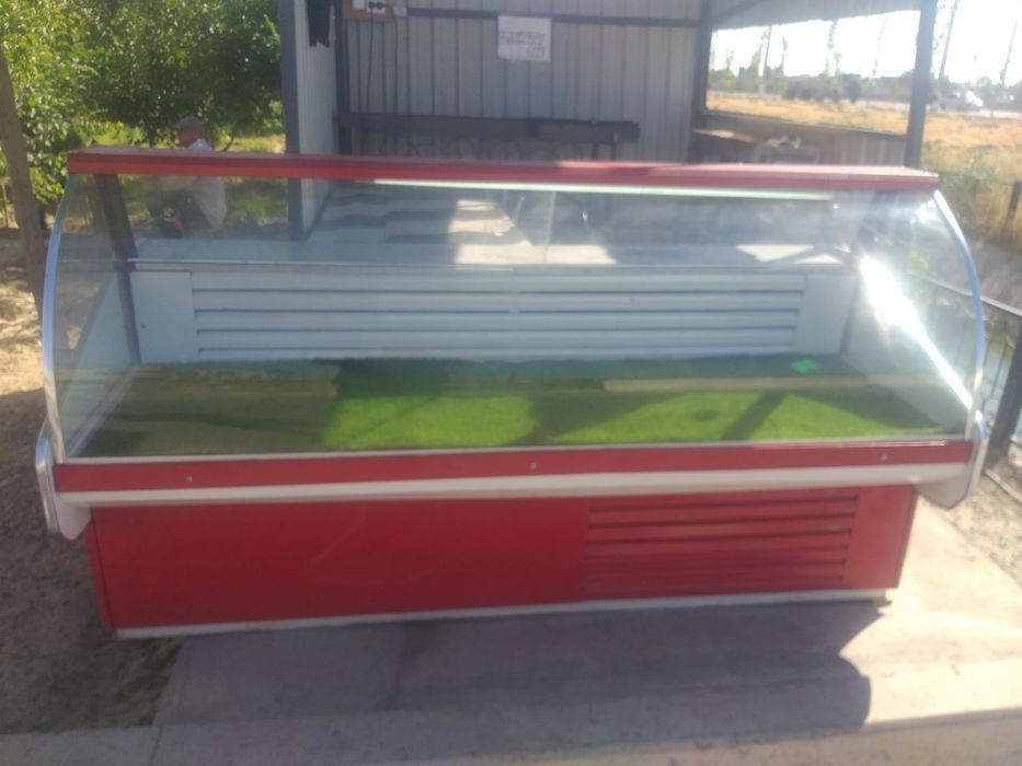 Витрина холодильник срочно