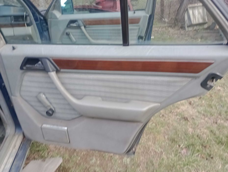 Piese pentru Mercedes W124 300 D