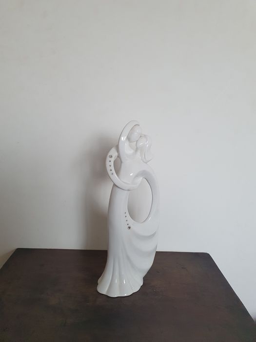 Statueta decorativa din portelan/ bibelou