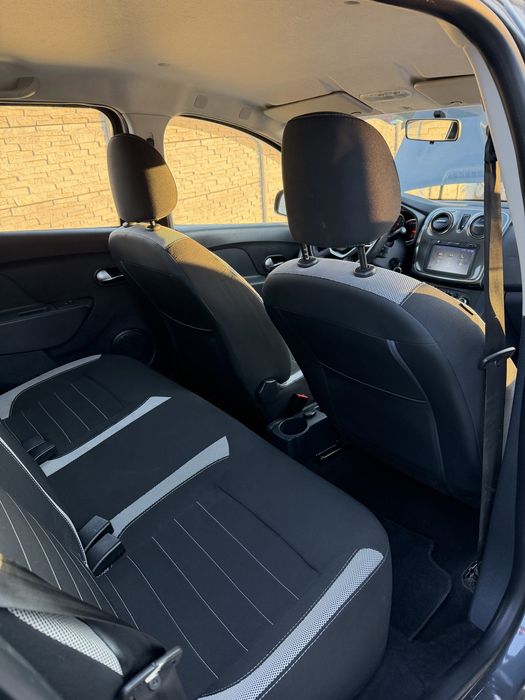 Dacia Sandero Stepway 2017 luna a 11