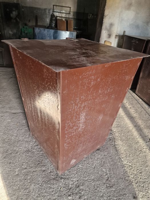 Продаём мусорные баки