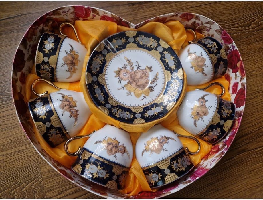 Set 6 ceșcuțe cu farfurioare NOU