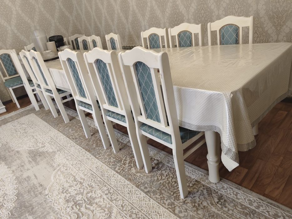 Продам стол 4м по 2 метра каждый