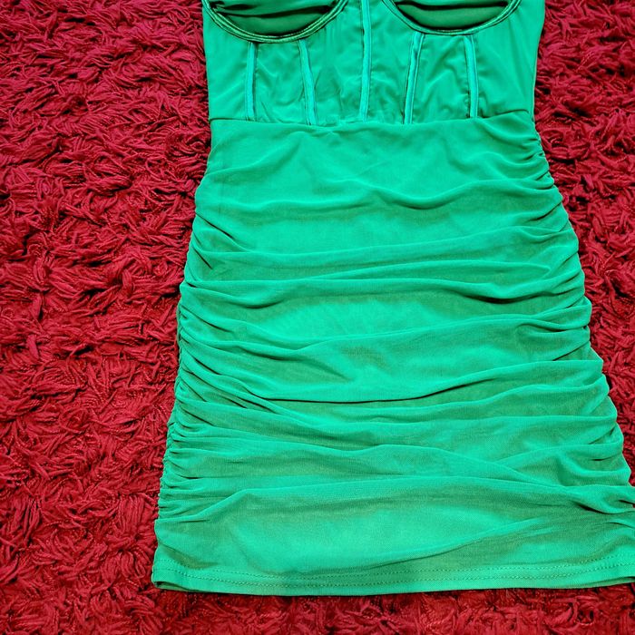 Rochie cambrata cu cupe