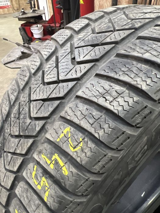 245 40 18 Pirelli Sotto Zero 3 / Vulcanizare Non Stop