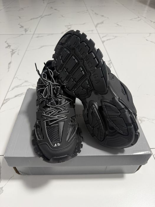 Balenciaga track black 43