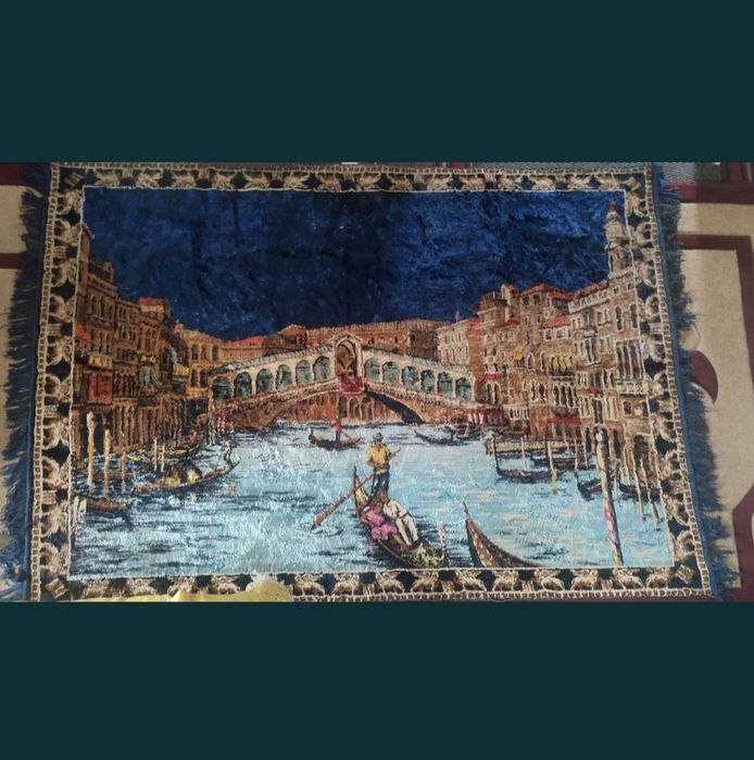 carpete persane și cuvertura cusuta manual.