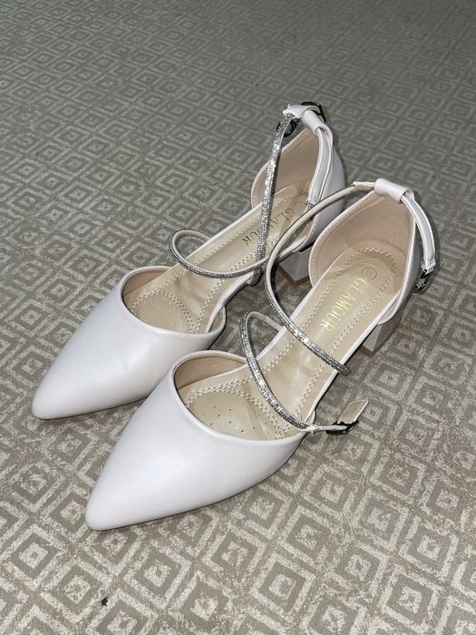 Новые туфли в нежном оттенке