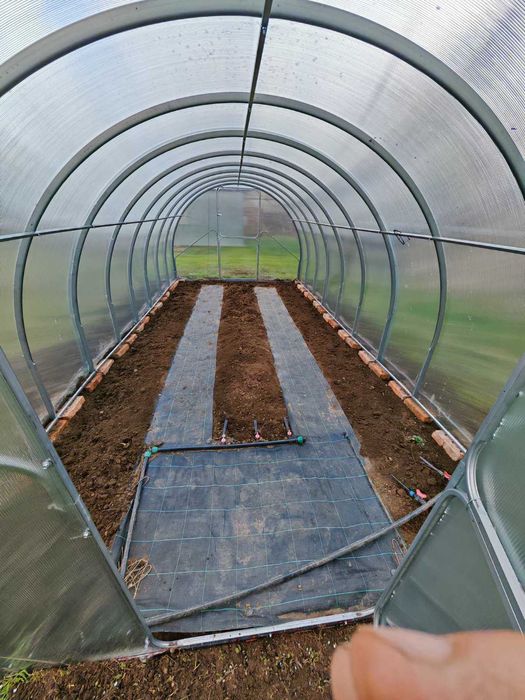 Оранжерия с поликарбонат 3х8