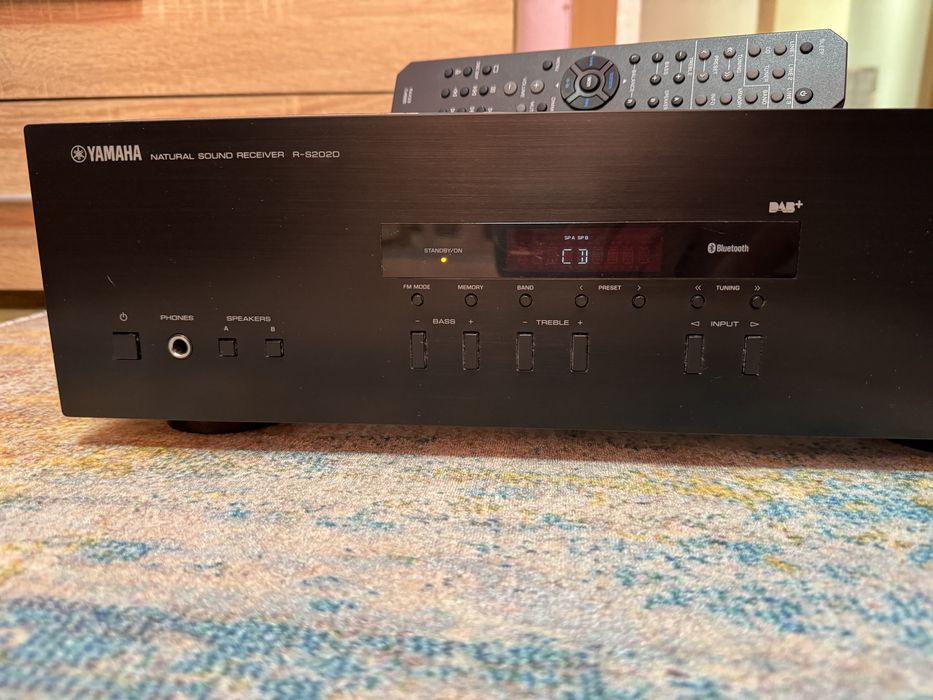 Стерео ресивър Yamaha R-S202D дистанционно Bluetooth