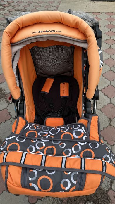 Продам коляску (всесезонная)