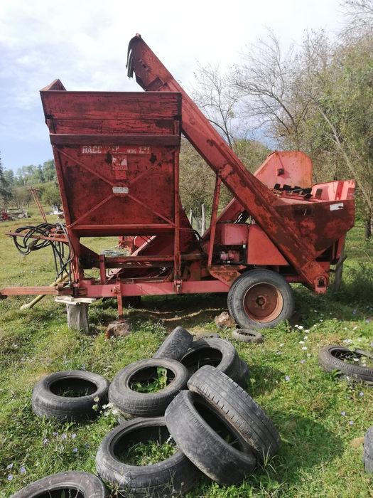 Vând culegatoare porumb pe 2 rânduri