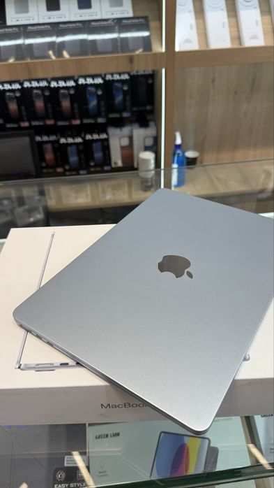 Macbook Air m5 16/5126gb 935$