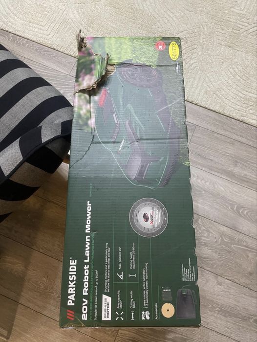 Robot tuns iarba Parkside