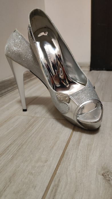 Официални обувки сребърни