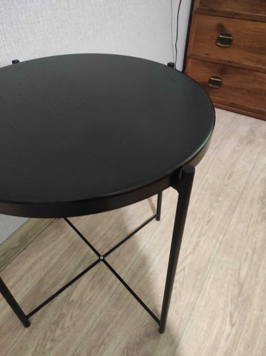 Продам журнальный столик ikea