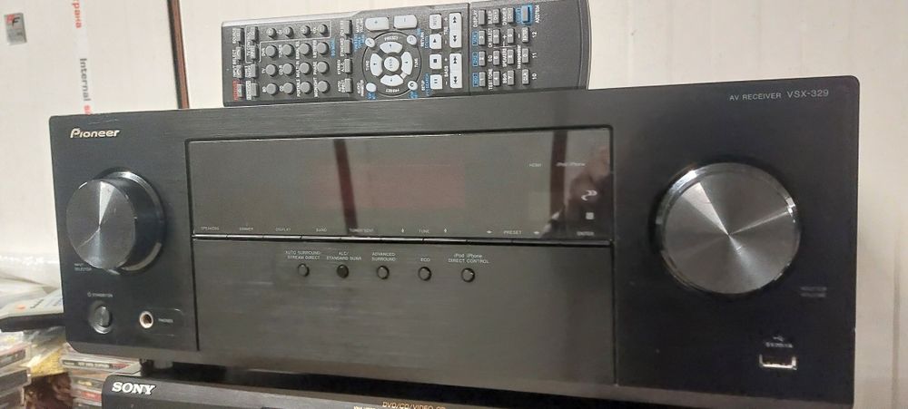 Ресивър ONKYO TX-NR414 и PIONEER VSX329K с дистанционни.