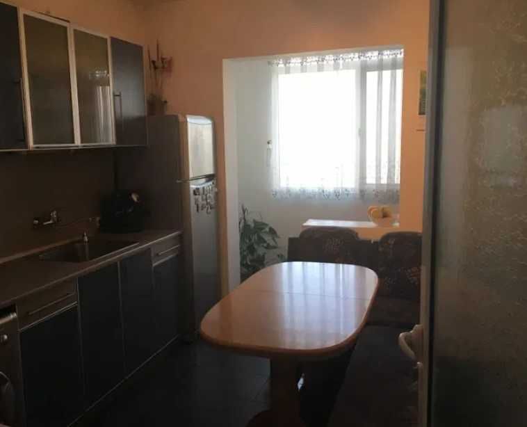 Дава се под наем Тристаен апартамент в Пловдив, Център - 88 кв.м за 321.3 € - Снимка #3