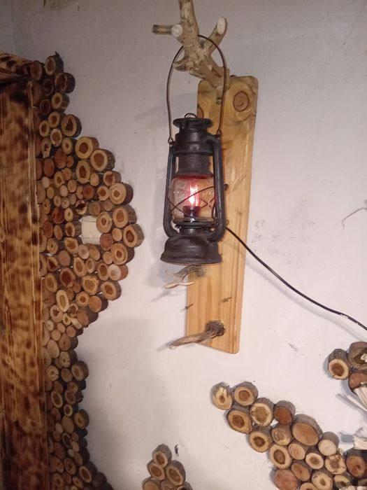 Lampa de perete lucrata manual cu bec lumanare