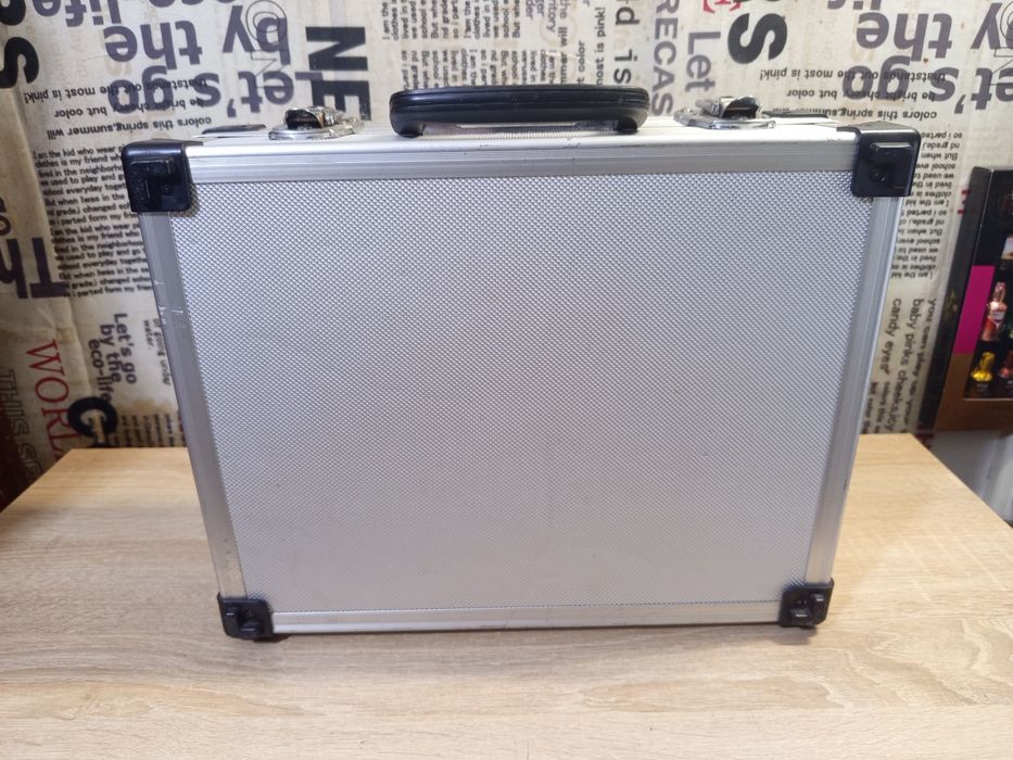 Алуминиев куфар.