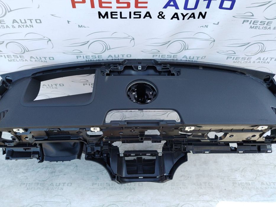Plansa bord Mercedes GLC Electric X540 W540 cu HUD an 2025-2026