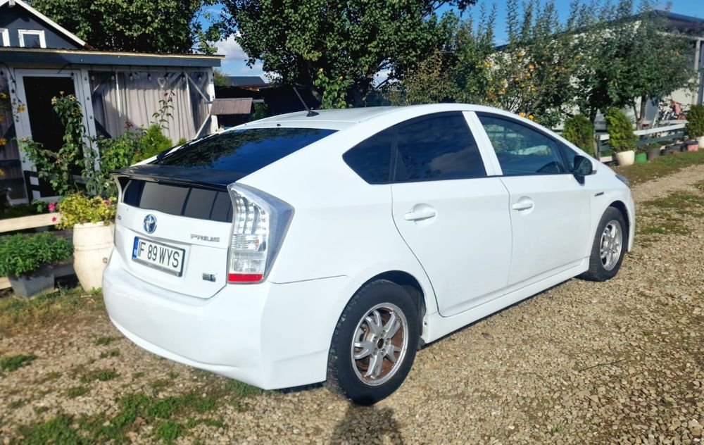 Toyota Prius Hybrid fab  2012