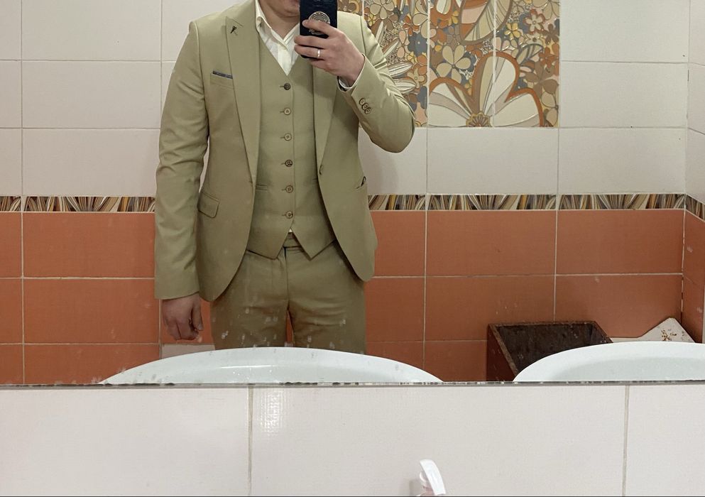 Костюм тройка 48