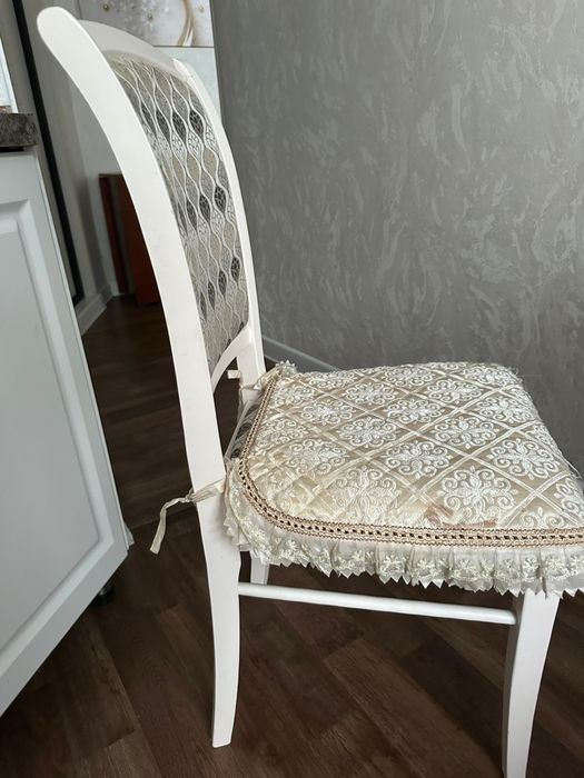 Продам стулья малайзия