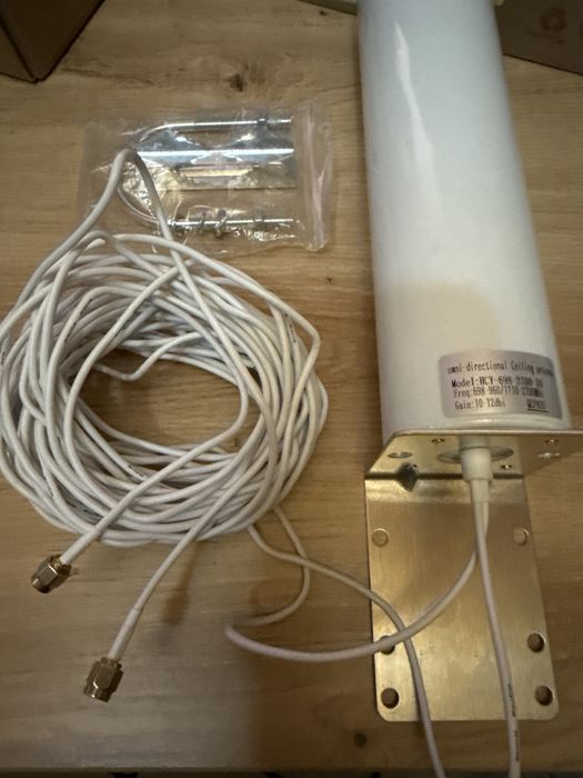 Antenă omnidirecțională 3G/4G LTE high gain 10-12dBi,SMA male 698-2700-3800MHz,pentru exterior, montare pe stâlp/perete, router 4G LTE,modem