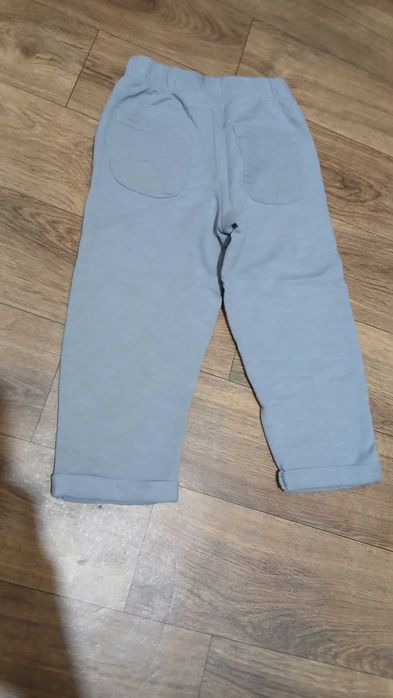 Нови панталони на Zara