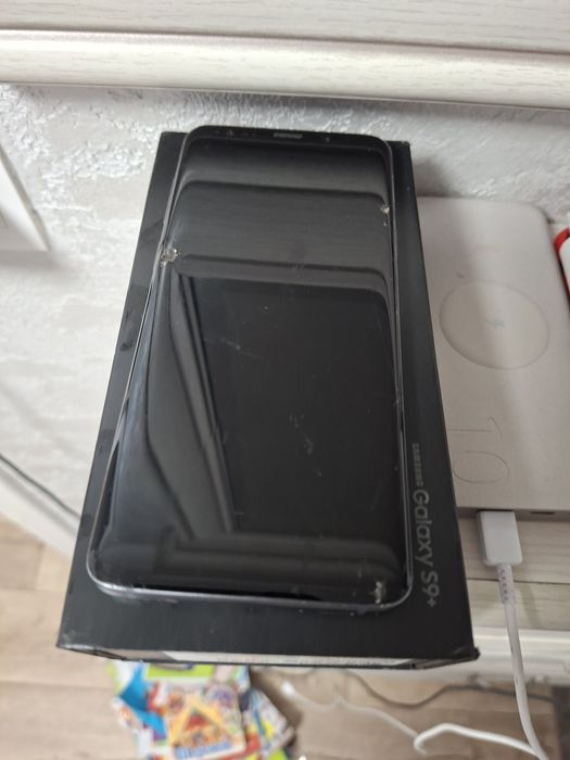 Телефон Samsung s9+