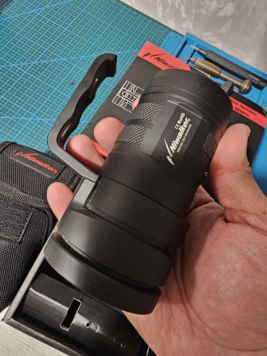 Продам фонарь Niwalker nova MM15