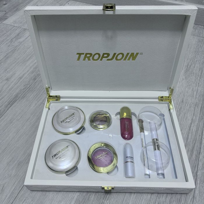 Косметика набор сатылады!