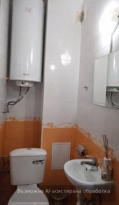 Двустаен апартамент в района на Колхозен пазар!