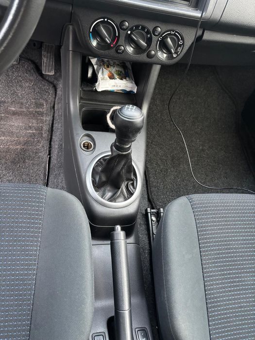 Vând Suzuki Swift