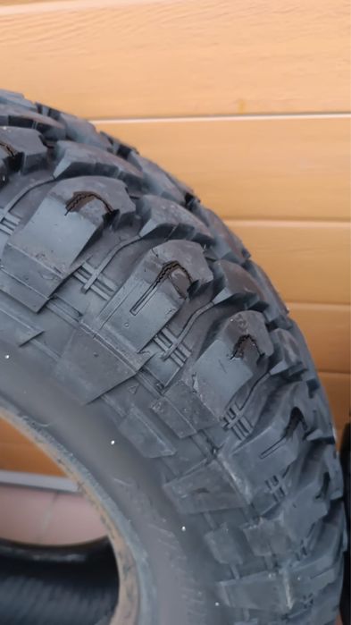 Гуми за кал  235 75 15