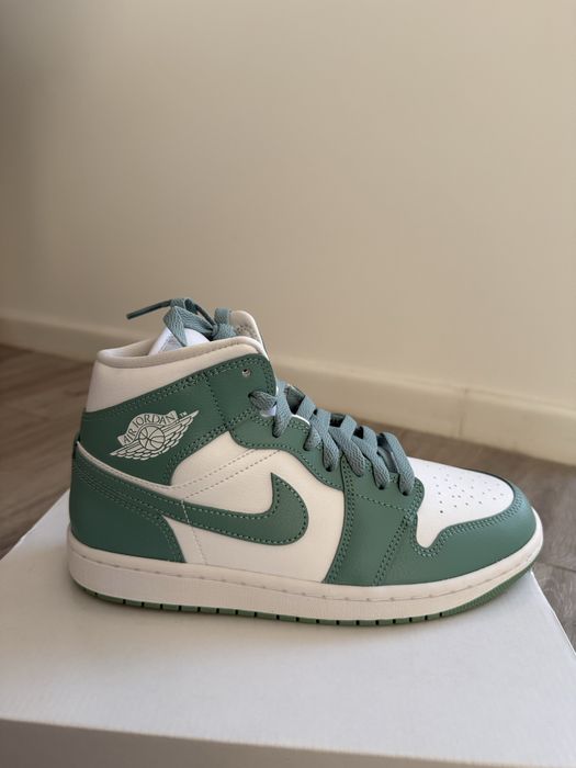 Air Jordan 1 Mid Cannon - Mărimea 39 - Noi