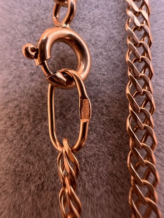 Продам золотую цепочку.