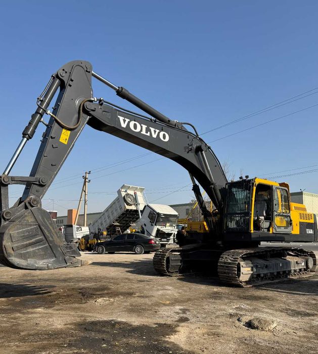 Гусеничный экскаватор Volvo EC360