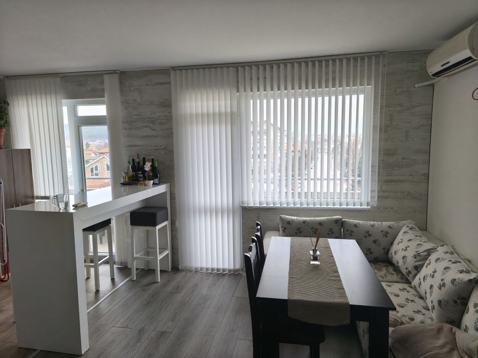 Маса +четири стола