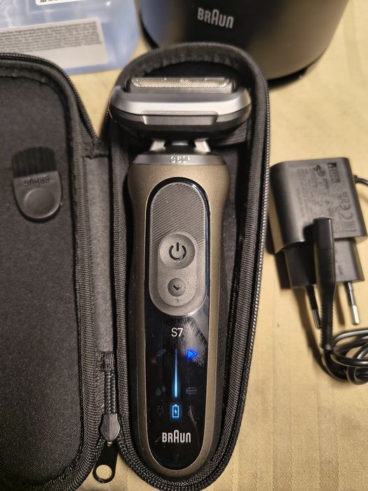 Електрическа самобръсначка Braun Seria 7 72-C7200CC, Автономия 60 мину