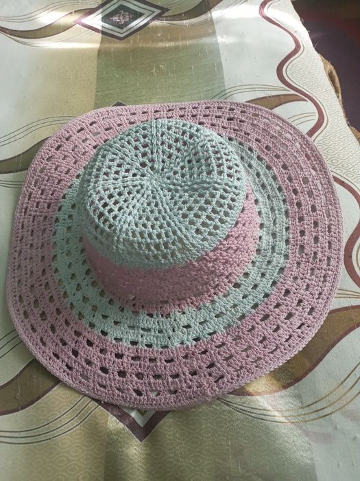 Продаются вязанные изделия можно под заказ